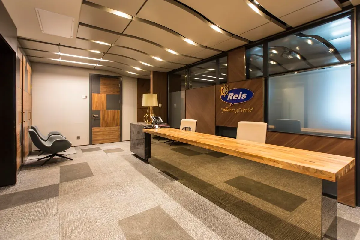Reis Head Office